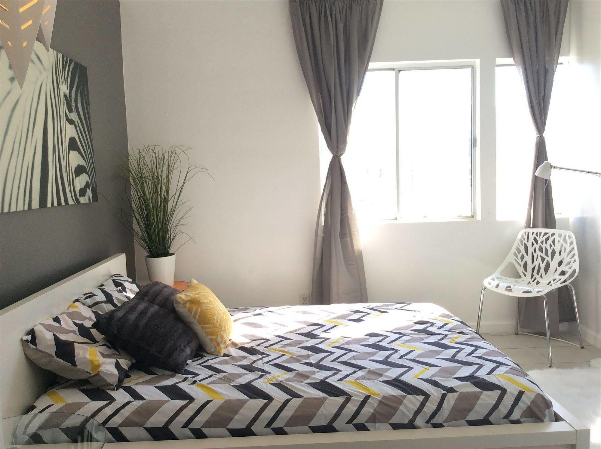 Modern Downtown Condo Palm Springs Dış mekan fotoğraf